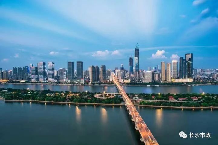 以城市，見未來；與城市，共成長(zhǎng)